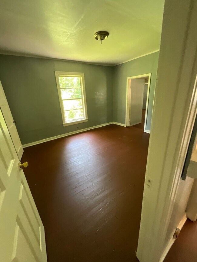 Building Photo - 6500 Henderson Ave