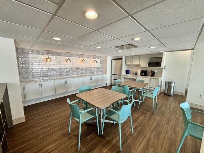 Building Photo - 3800 Oceanfront