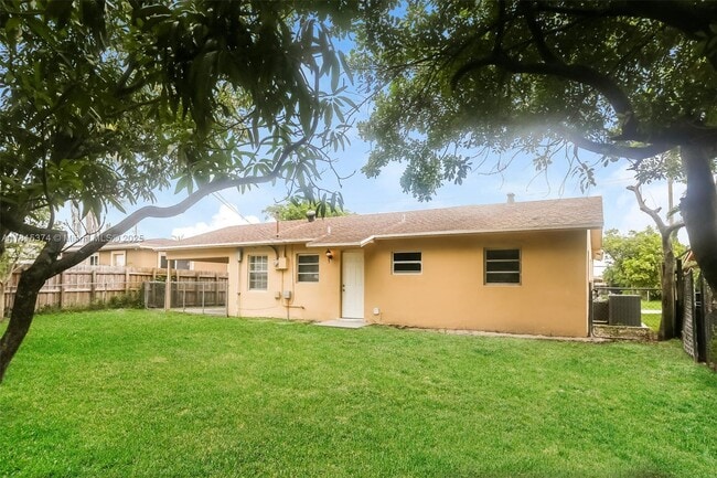Building Photo - 2740 SW 7th St