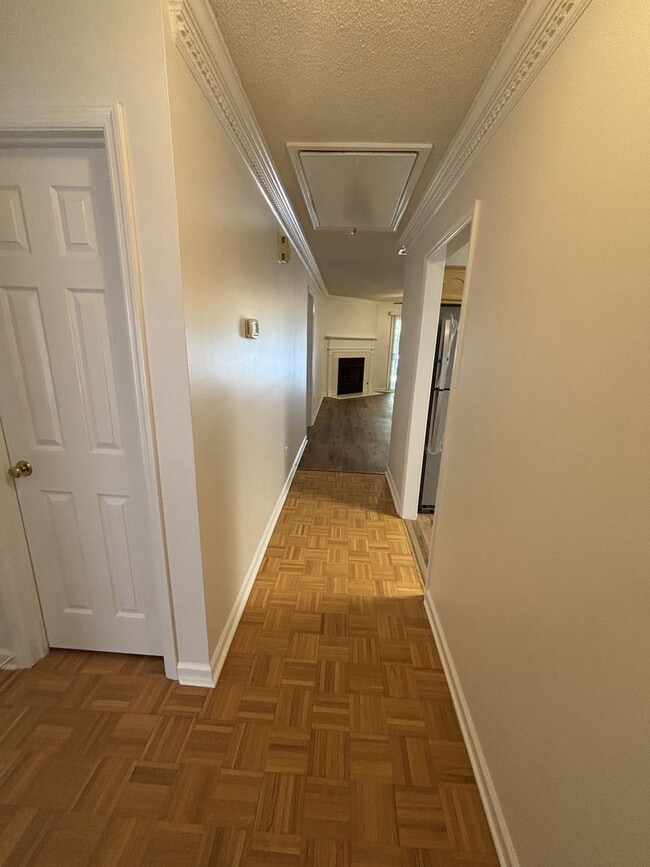 Building Photo - 2 Bed 2 Bath Pelham Available for immediat...