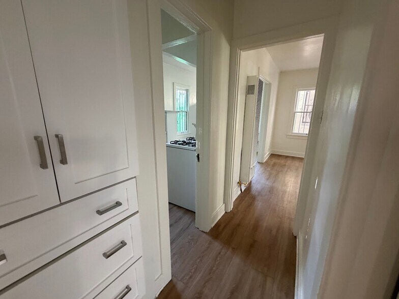 Building Photo - 1939 W Washington Blvd