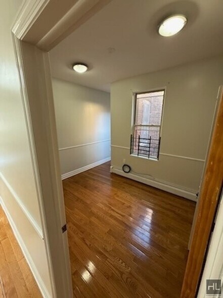 Building Photo - 102 STREET