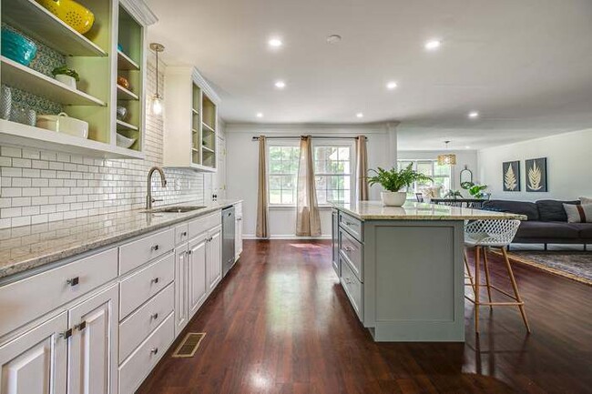 Building Photo - 3610 S Mt Juliet Rd