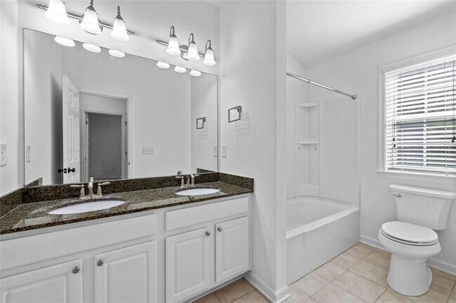 Building Photo - 4228 Laurel Creek Ct SE