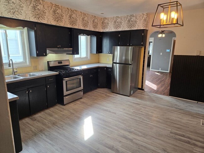 Building Photo - 128 Dale St