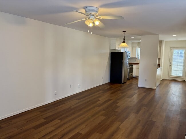 Building Photo - 455 S Mesa Dr