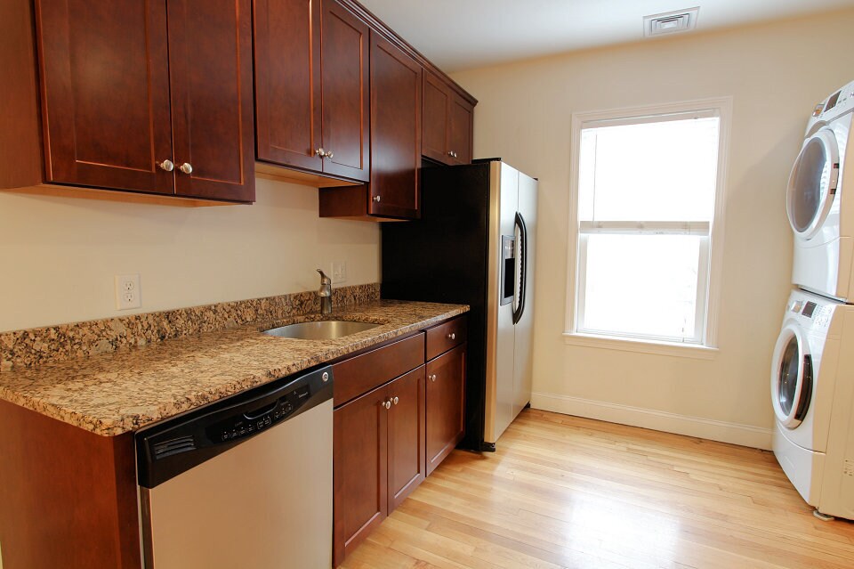 Building Photo - 3 Griggs Pl