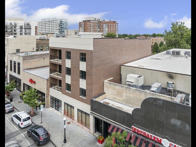 Building Photo - 1036 Lake St