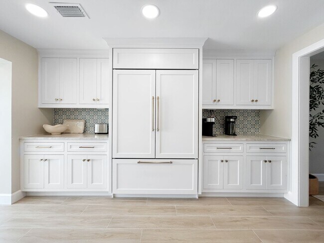 Building Photo - Luxury Waterfront Living in St. Pete Beach with Private Pool & Spa - 4 Bed | 3 Bath