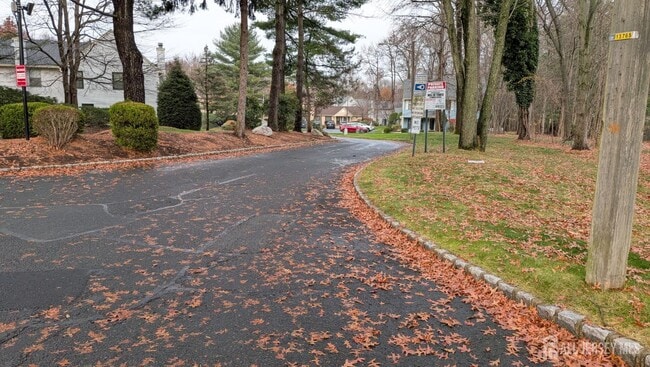 Building Photo - 2103 Timber Oaks Rd