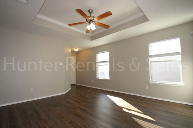 Building Photo - Modern Comfort in Meadows of Trimmier