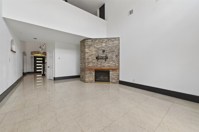 Building Photo - 1311 Rene Ct