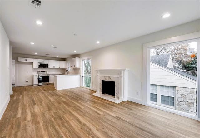Building Photo - 1411 Arborvitae Ave