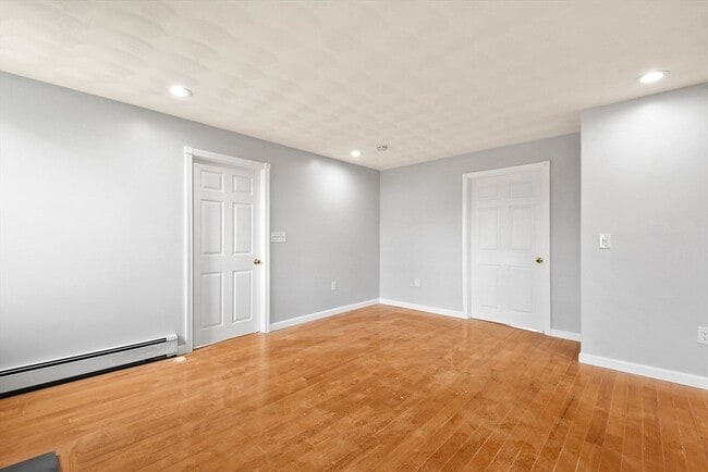 Building Photo - 515 Winthrop St