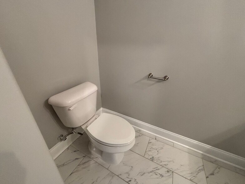 Building Photo - 10007 Messana St