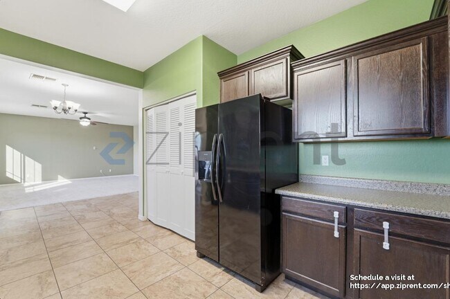 Building Photo - 7508 S 27th St