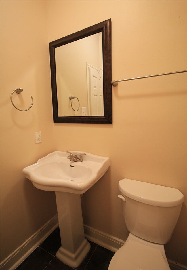 Building Photo - 4709 Scott St