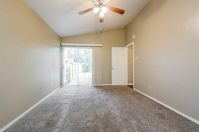 Building Photo - 23 Emery Cliff Pl