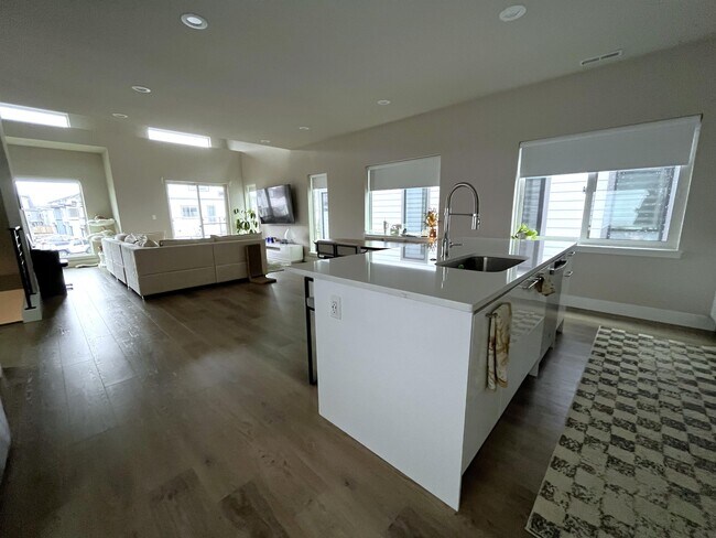 Building Photo - 4179 SE 68th Ave