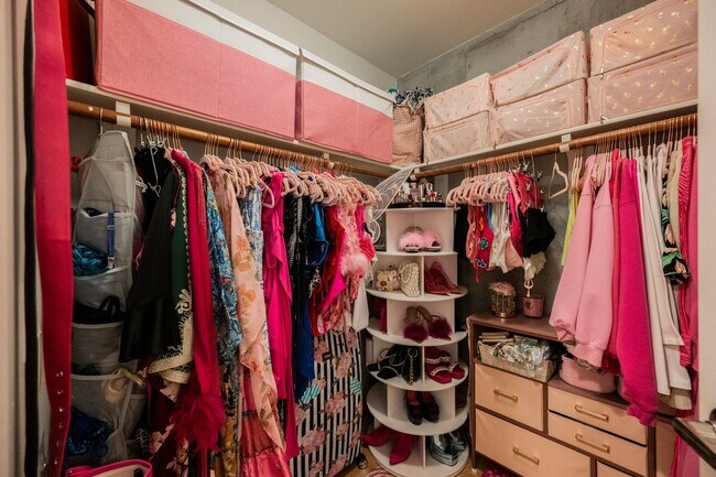 Building Photo - Arts District- Downtown Las Vegas~Luxury furnished condo now available!