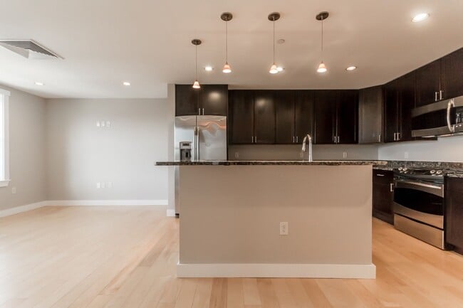 Building Photo - 2BR/2BA East Bayside Luxury Condo Near Old Port, W/D, Parking, Central AC, Views