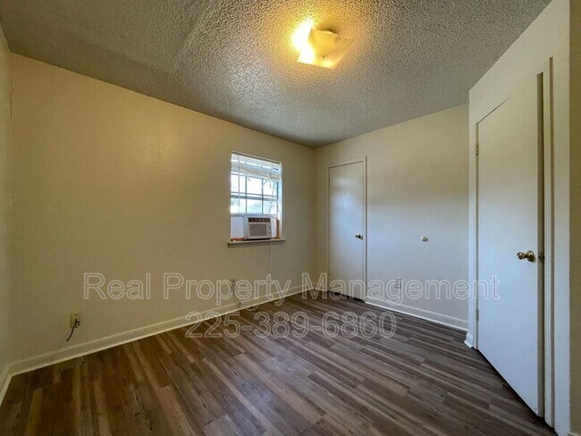 Building Photo - 750 Hospital Rd