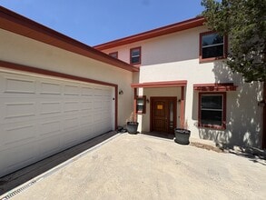 Building Photo - 841 Scenic Cir