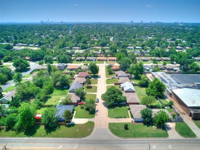Building Photo - 2216 Downing St
