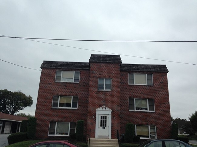 Primary Photo - 440 Church St