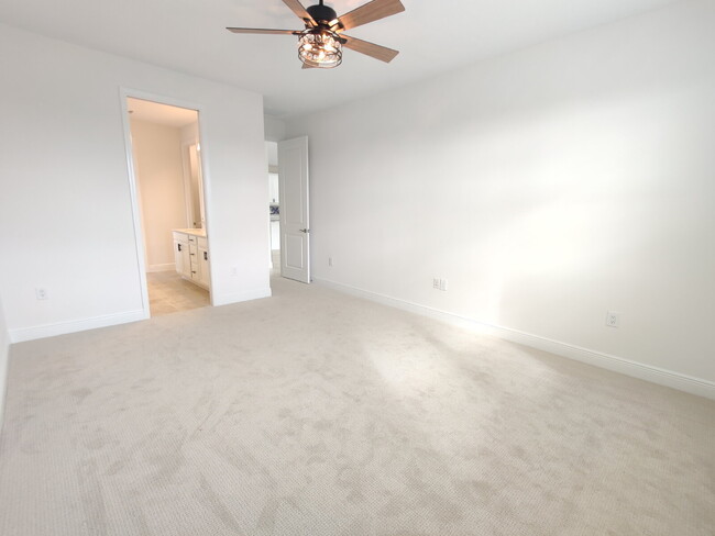 Building Photo - 8173 Sternway Rd