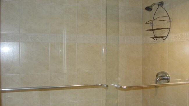 Building Photo - 305 N Pompano Beach Blvd