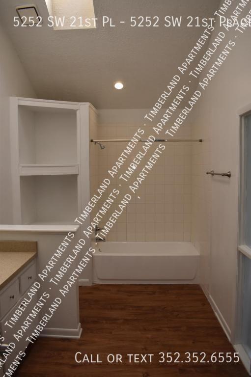 Building Photo - 5252 SW 21st Pl