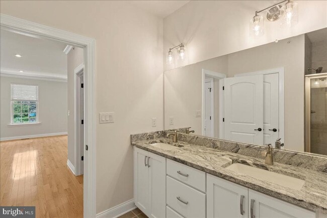 Building Photo - 264 W Ashland St