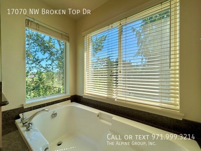 Building Photo - 17070 NW Broken Top Dr