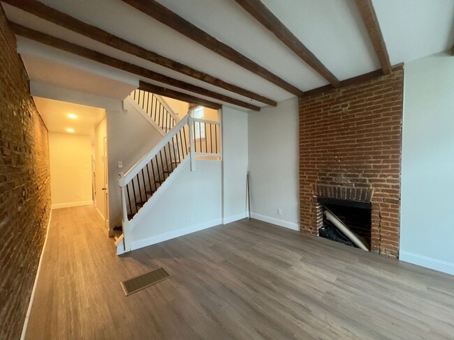 Building Photo - Charming 2 Bedroom/2 Bathroom Townhome in Barre Circle, MD!