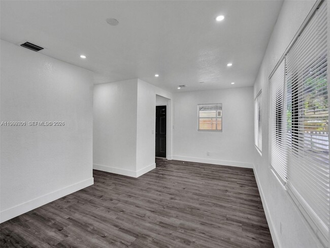 Building Photo - 6420 SW 22nd Ct