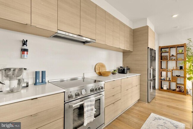 Building Photo - 1550 11th St NW