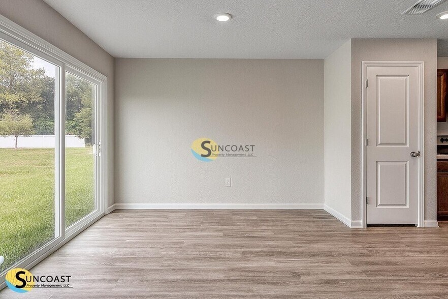 Building Photo - 6486 Sweetbay Ln