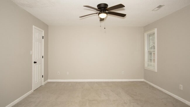 Building Photo - 155 Lewis Ln