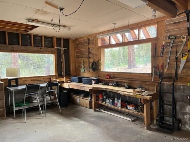 Building Photo - Mountain Log Home for Rent with views and ...