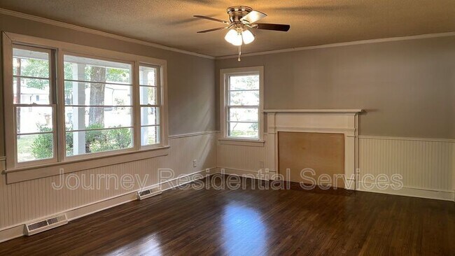 Building Photo - 539 W Weatherspoon St