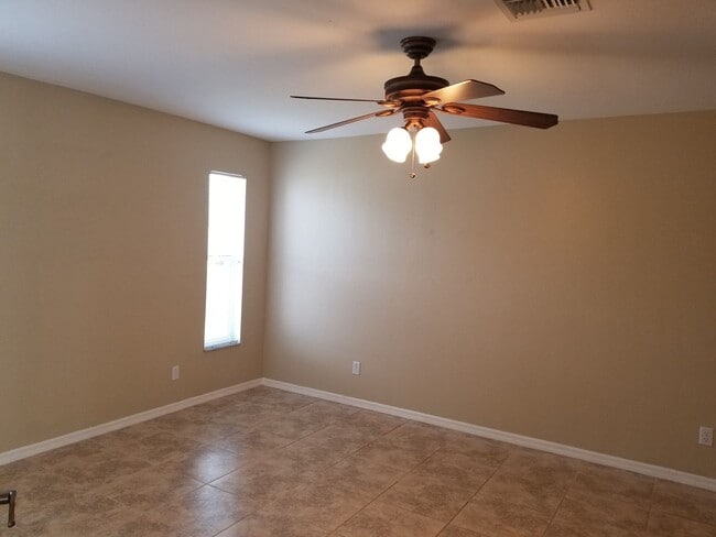 Building Photo - 2321 SW 19th St