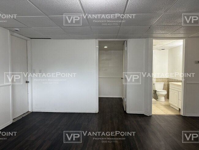 Building Photo - 433 S Kensington Dr