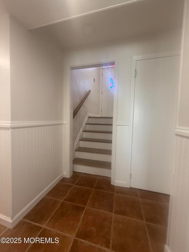 Building Photo - 117 Greymoor Rd