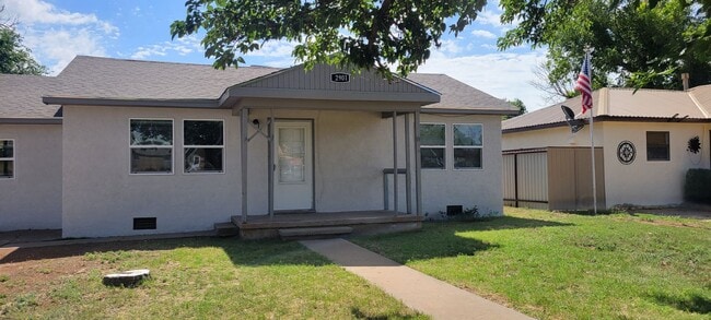 Building Photo - GREAT LARGE HOME