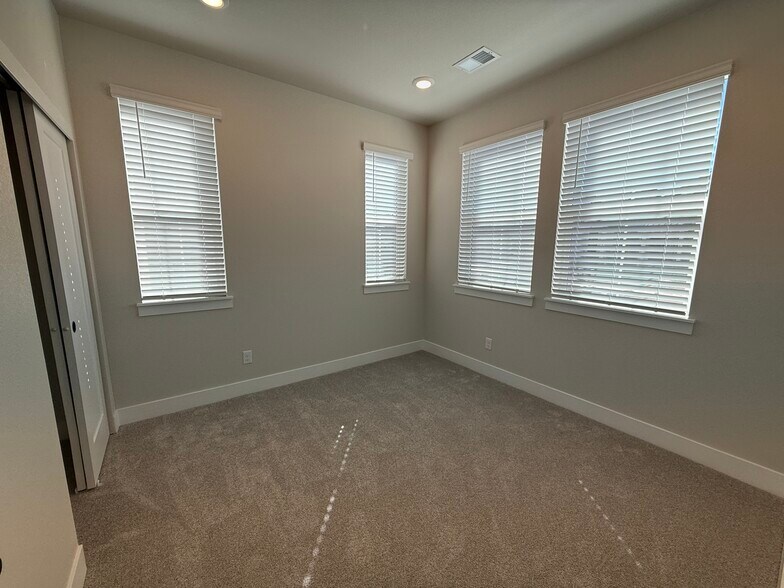Building Photo - 8896 Yellowcress St