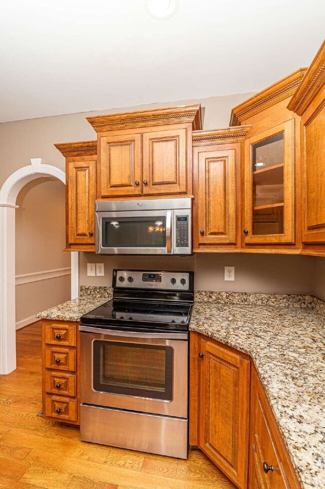 Building Photo - Spacious 2-Story in Pikeville! 3 BR | 2.5 BA w/ Bonus Room *Lawn Care / Trash Included*
