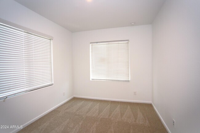 Building Photo - 9210 W Willow Bend Ln