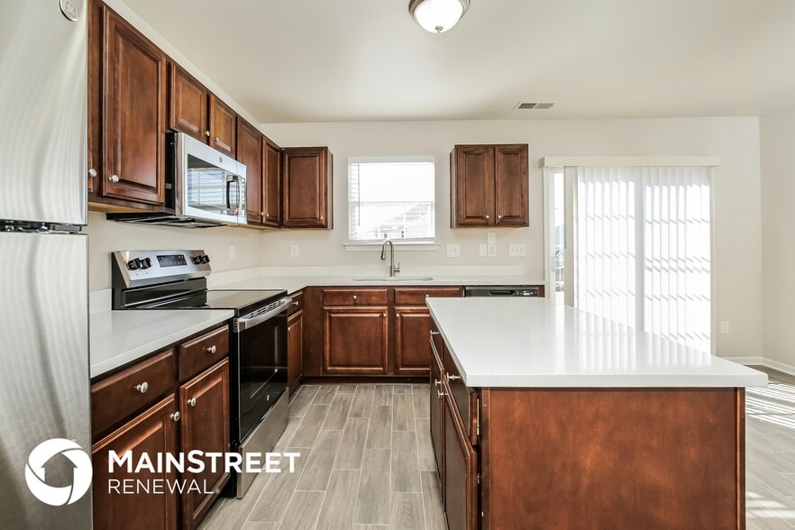 Building Photo - 3994 Creekmoore Dr