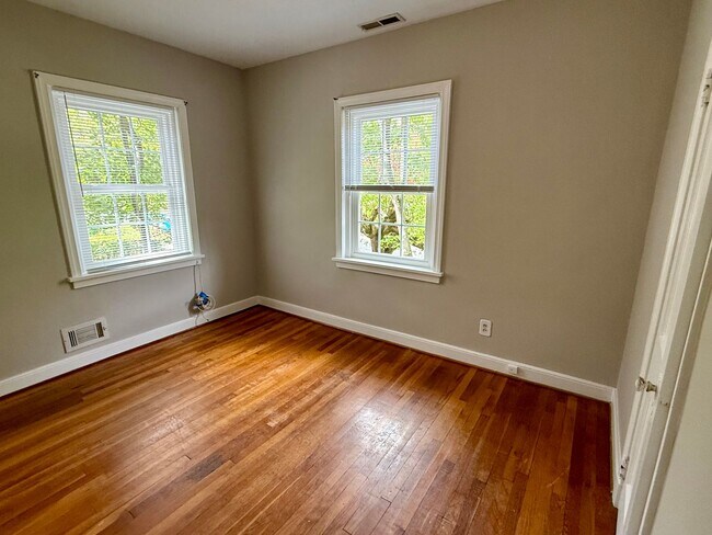 Building Photo - Updated 3BR Home in Coveted Forest Hill Pa...